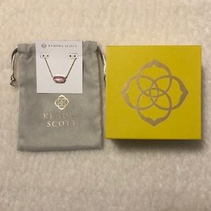 Elisa Pendant Necklace in Pink